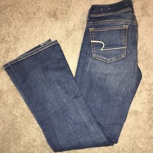 American Eagle kickboot size 6 jeans